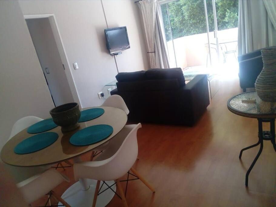 Daisy St -One Bedroom Apartment 约翰内斯堡 外观 照片
